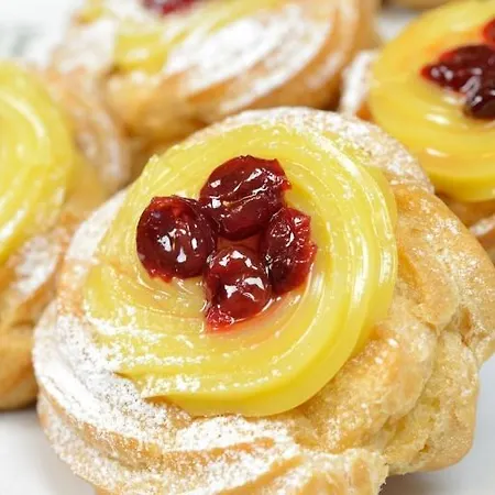 Garni La Rondine فندق *